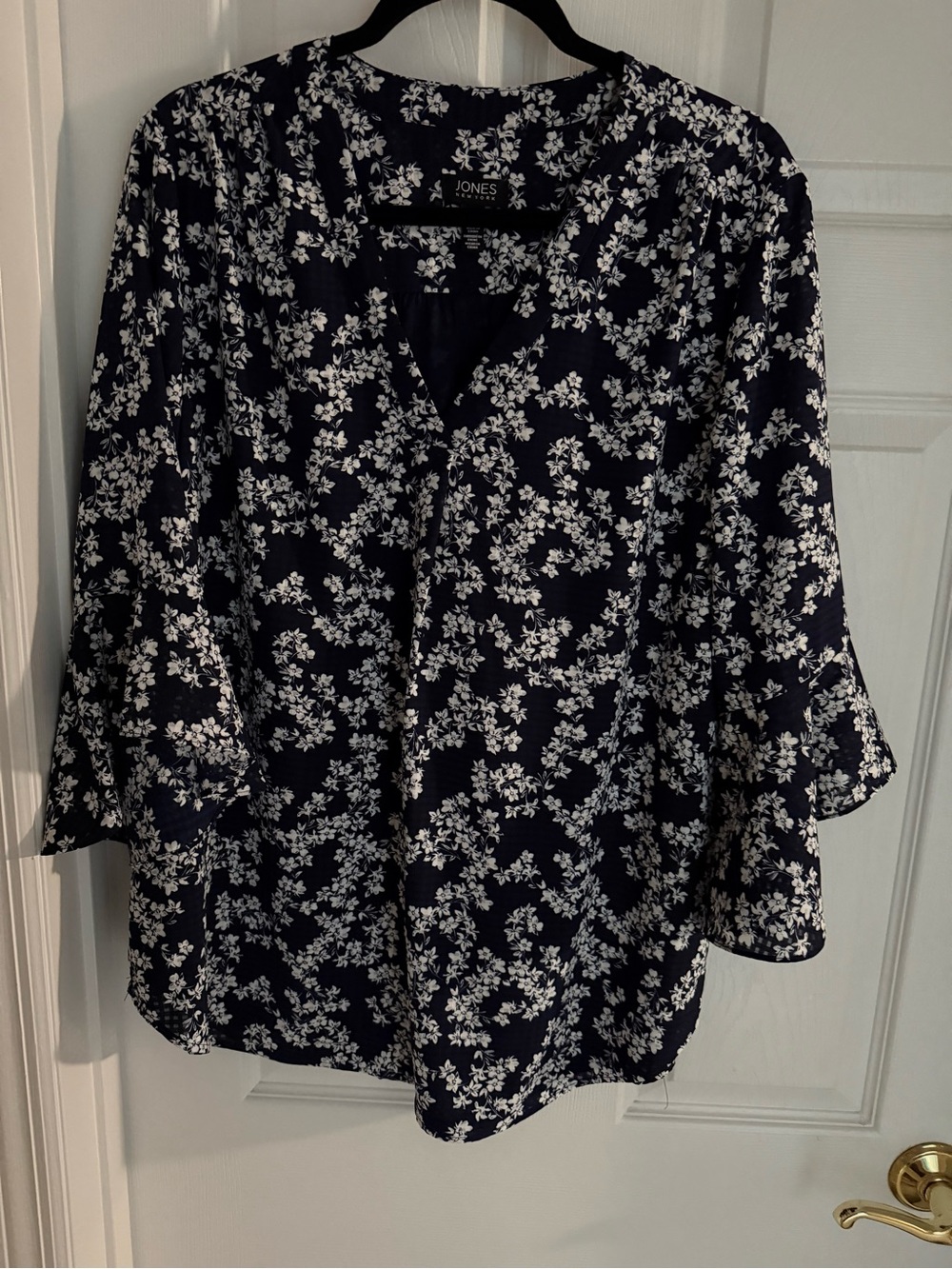 Jones New York Navy and White Floral V-Neck Blouse